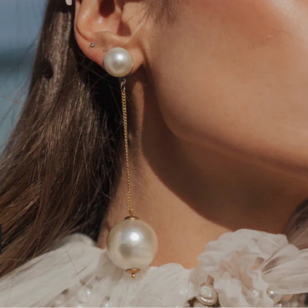 UNTAMED PETALS BY AMANDA JUDGE Pearl Drop Earrings